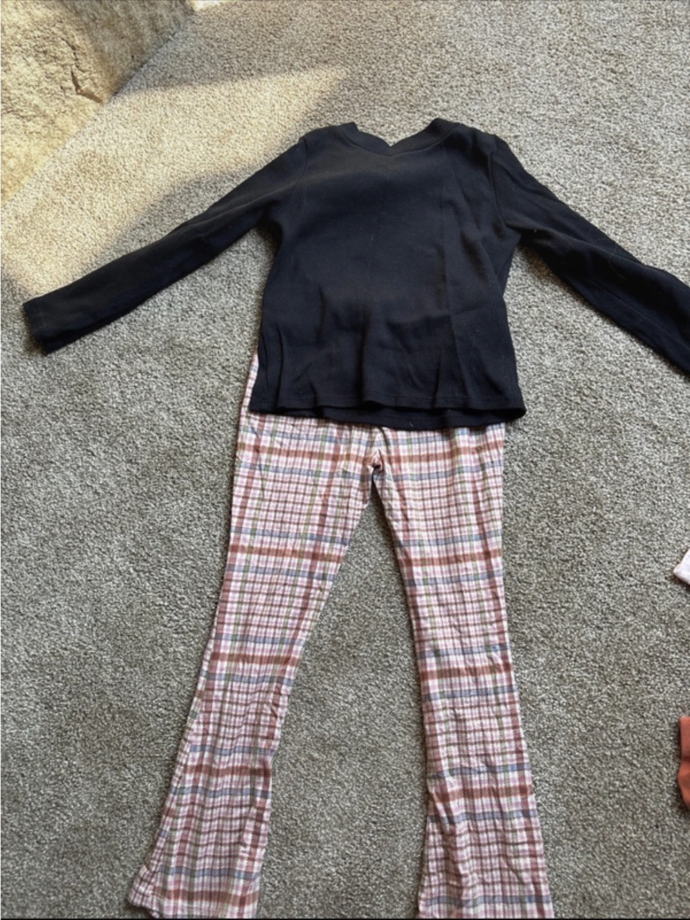 Girls Fall Outfit size 6 Black Top and Plaid leggings Set
